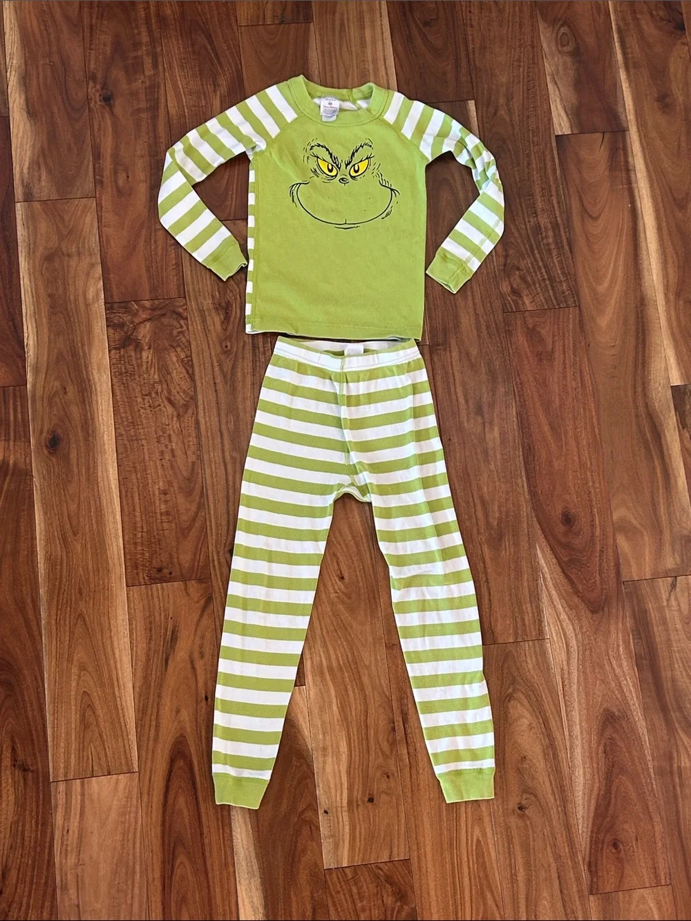 Hanna Andersson Lime Green Grinch Face Pajama Set